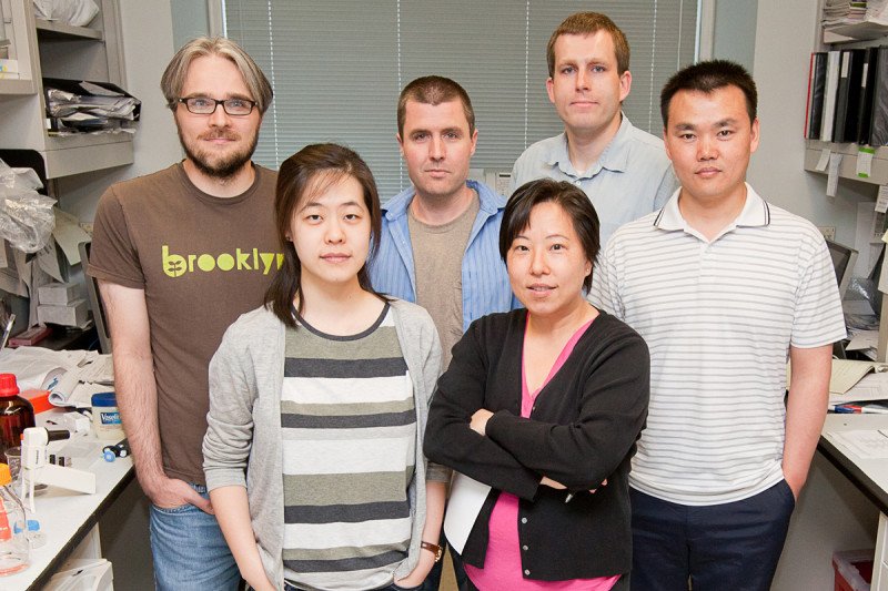 Pictured: Overholtzer Lab