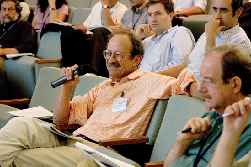 Harold Varmus and Sloan-Kettering Institute Director Thomas Kelly participate from the audience