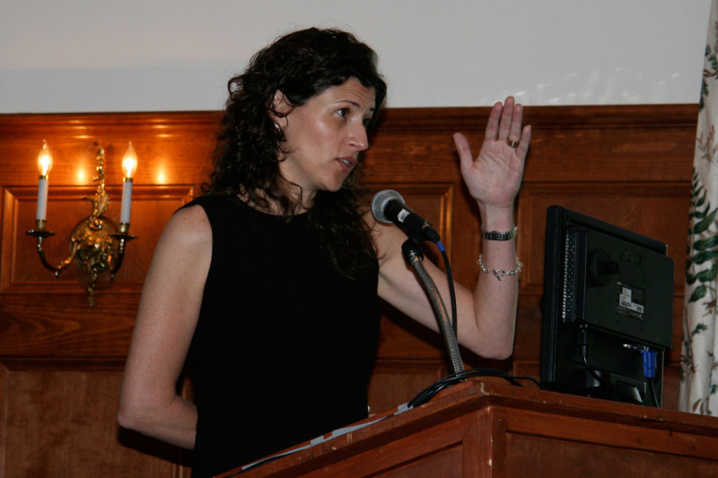 Session IV, Cancer Genetics &amp; Genomics -- Tari King, Surgical Breast Service, presents Gene Expression Profiling Demonstrates Two Stable Clusters of Lobular Carcinoma in Situ