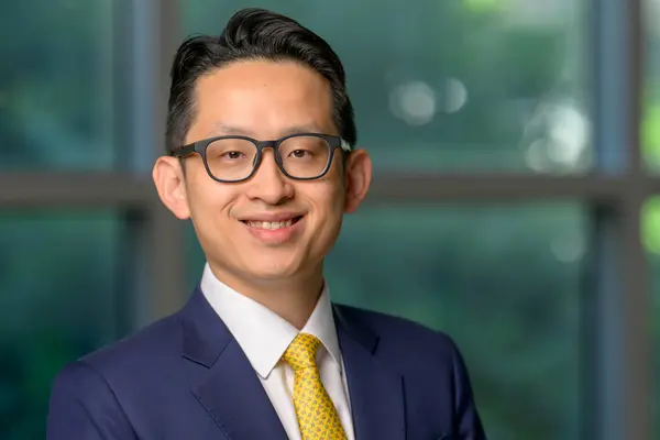 MSK doctor Dr. Johnny Chuieng Yi Lu poses for a headshot  