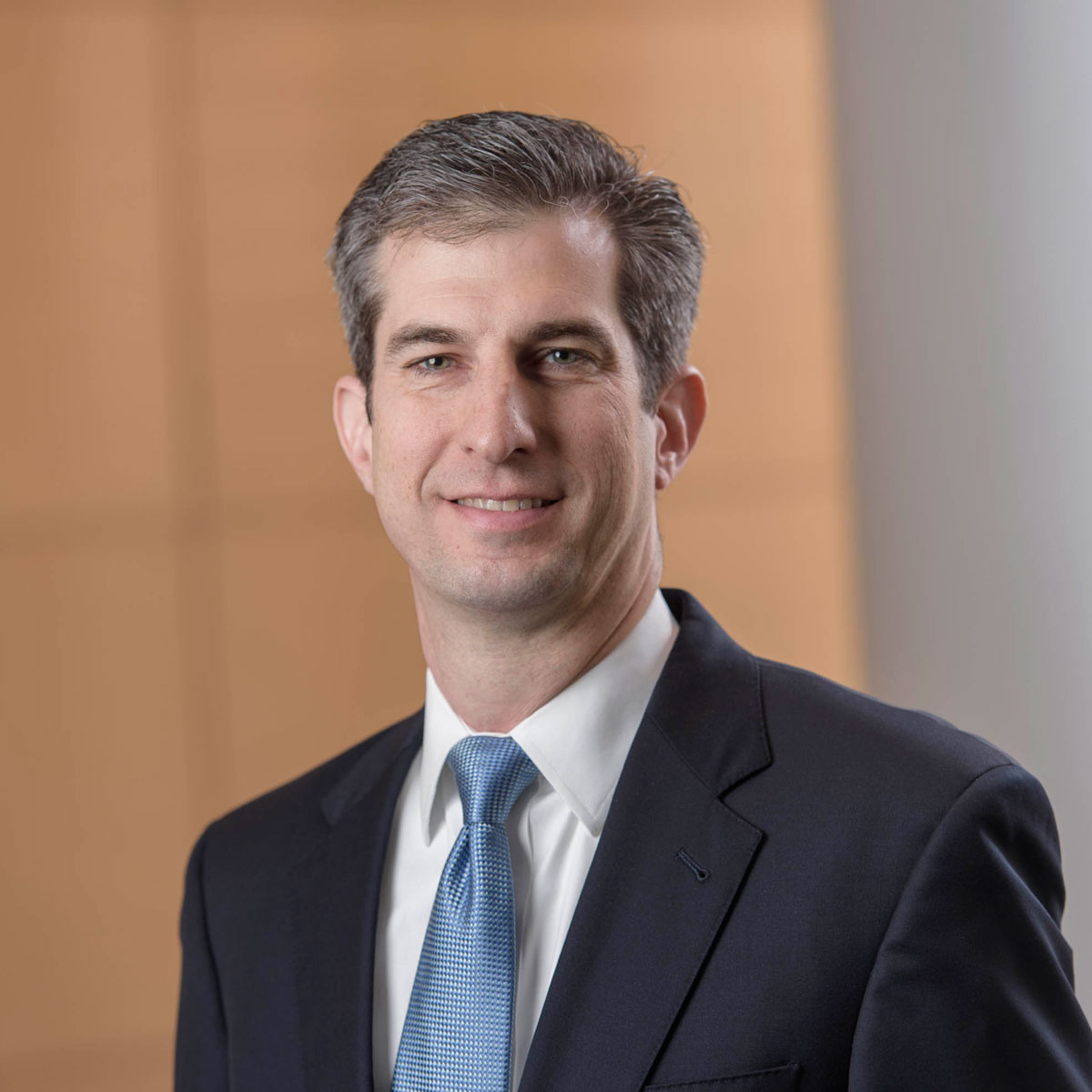 Thoracic surgical oncologist James Isbell