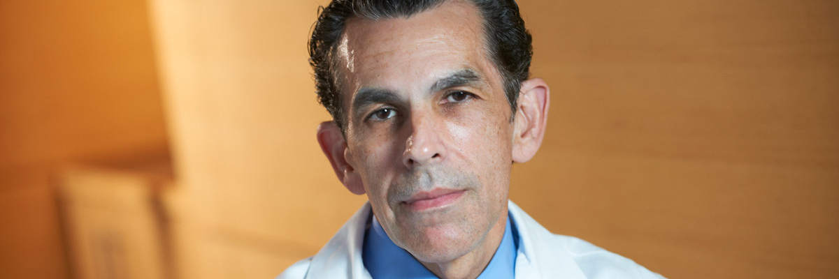 Meet Urologic Cancer Surgeon Raul Parra - parra-rual-lg-3x1