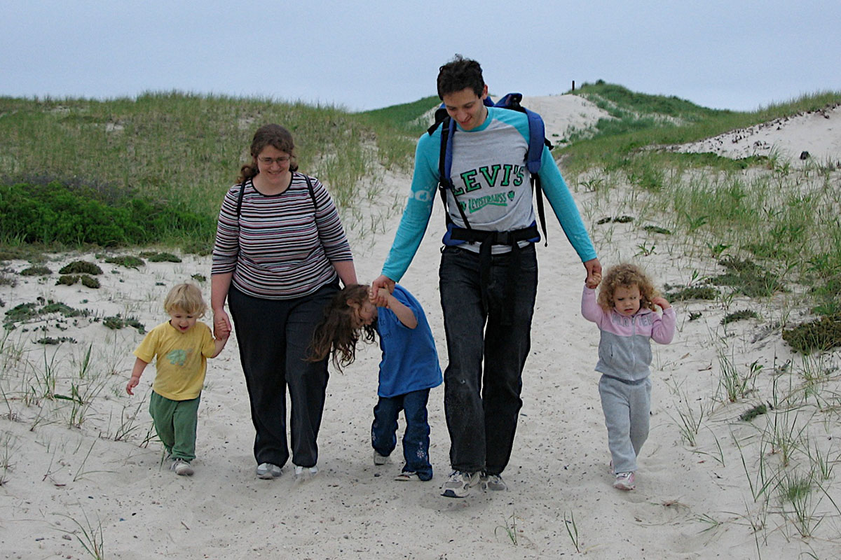 Dana Pe'er with family at the beach