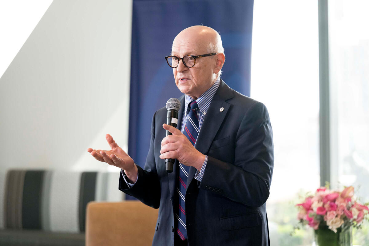 Dr. Larry Norton
