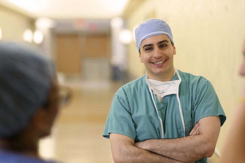 Surgeon Emmanuel Pappou 