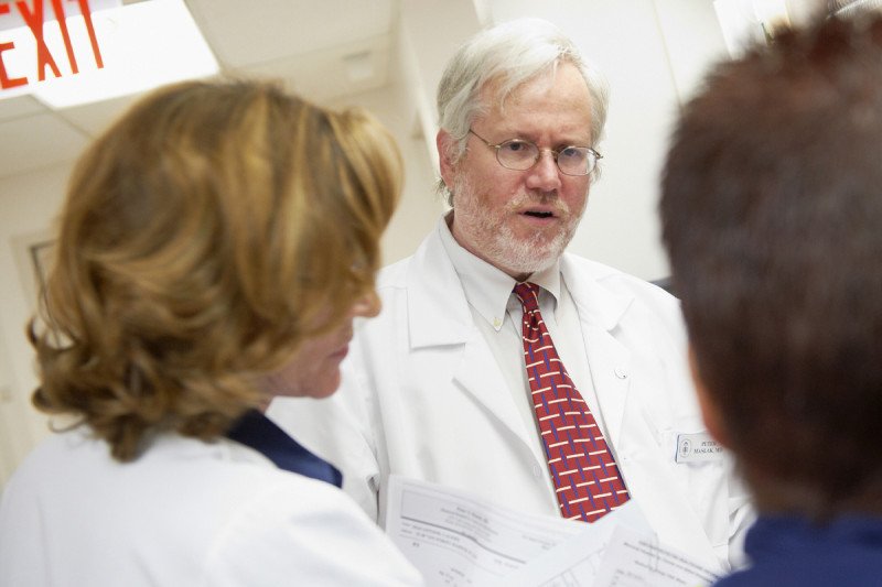 Myelodysplastic syndrome (MDS) expert Peter Maslak speaks to colleagues.