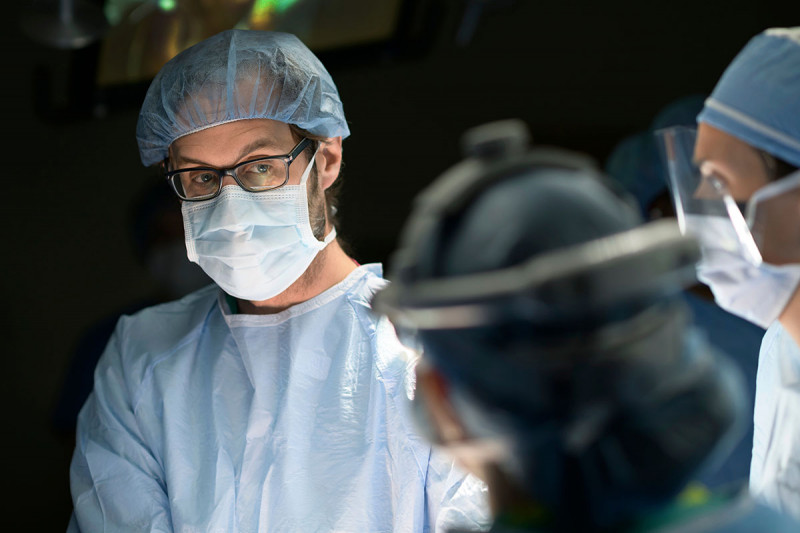 Memorial Sloan Kettering surgeon, Peter Kingham, working with colleagues during a procedure.
