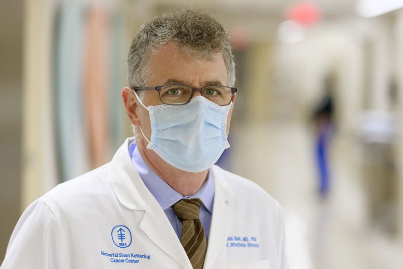 Tobias Hohl, jefe del Servicio de Enfermedades Infecciosas de Memorial Sloan Kettering