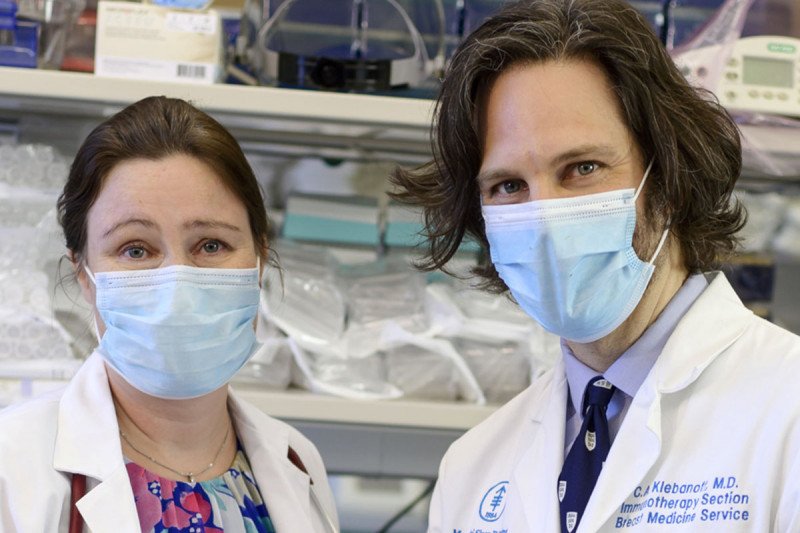 Researchers Roisin O'Cearbhaill and Christopher Klebanoff