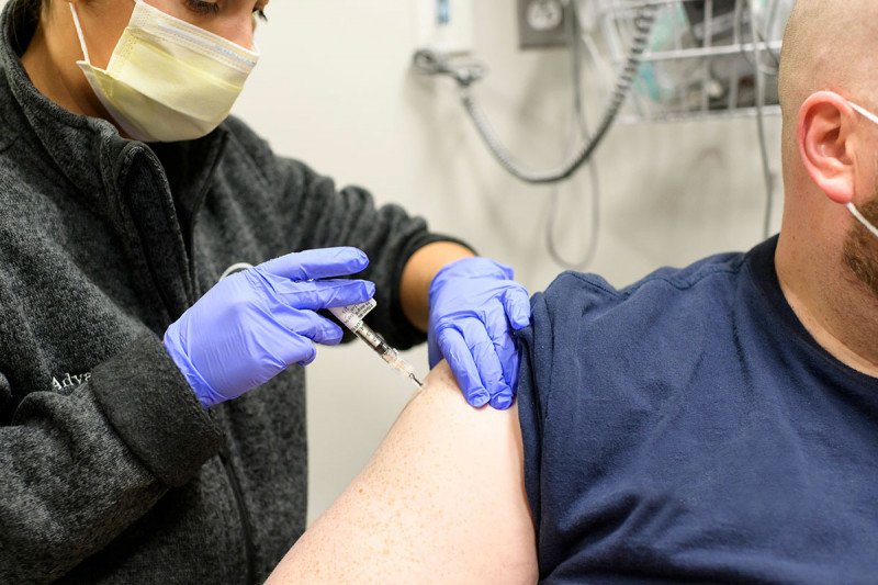 Man getting a COVID-19 vaccine
