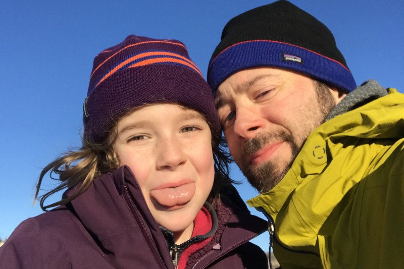 Damien Scogin is seen outdoors with his 9-year-old daughter, Jane. Damien is being treated at MSK’s Center for Young Onset Colorectal and Gastrointestinal Cancer, the first center in the world devoted to people under 50 with these types of cancer.