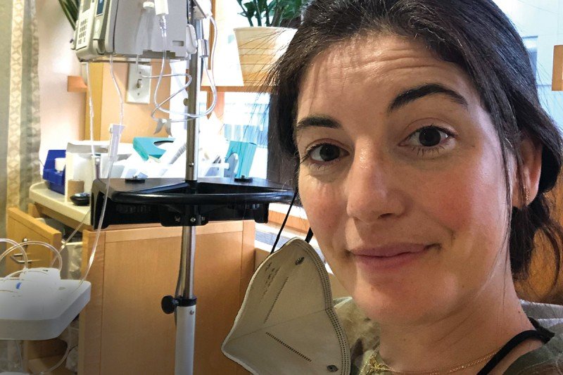 Memorial Sloan Kettering patient Rebecca Lerner smiling in the hospital