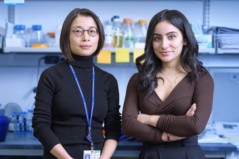 Xiuzhen Chen (left), winner of the Kravis WiSE Postdoctoral Fellowship, and Brianna Naizir, winner of the Kravis WiSE Graduate Fellowship.