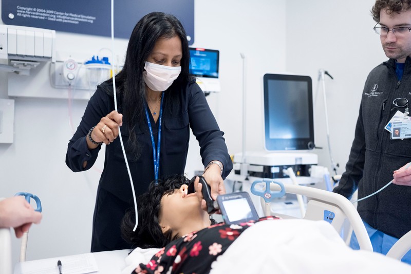 Dr. Prabalini Rajendram demonstrates intubation using a bougie at the advanced airway workshop.