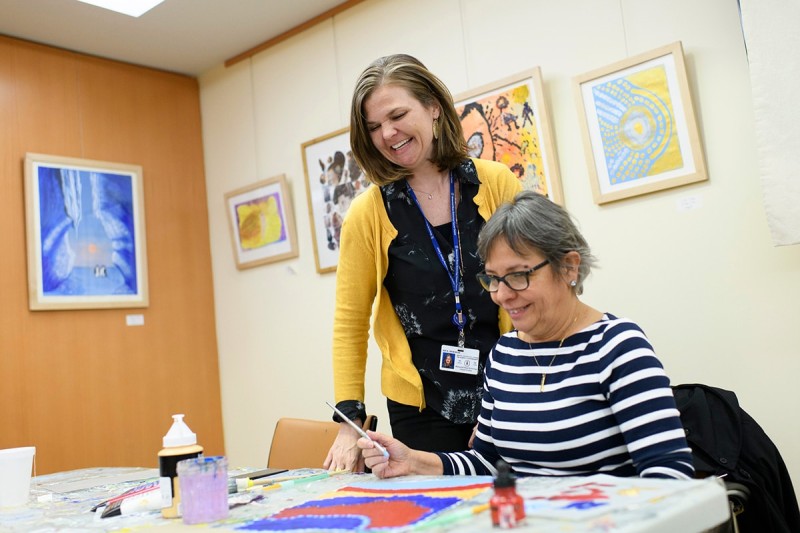 MSK art therapist Deborah Rice works with a patient.