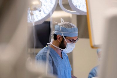 Neurosurgeon Nelson Moss in the operating room.