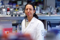 MSK research scholar Moralba Dominguez Garcia in the lab