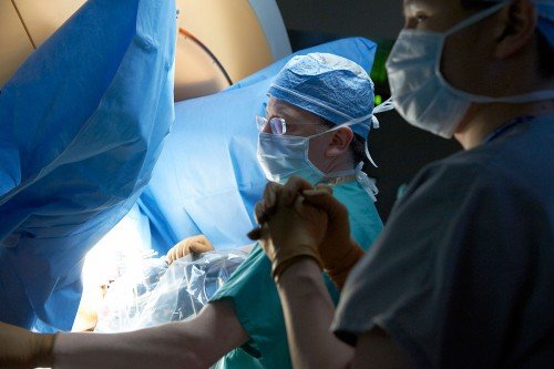 Michael Zelefsky (en la imagen) dirige un equipo de especialistas en braquiterapia conocidos por su experiencia en el cuidado de hombres con cáncer de próstata.