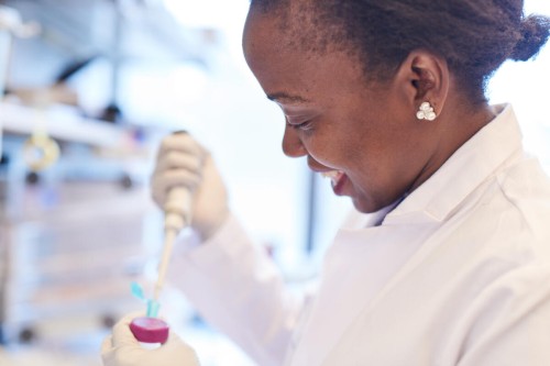 MSK Engage connects local NYC college students to laboratory research training in preparation for biomedical PhD programs.