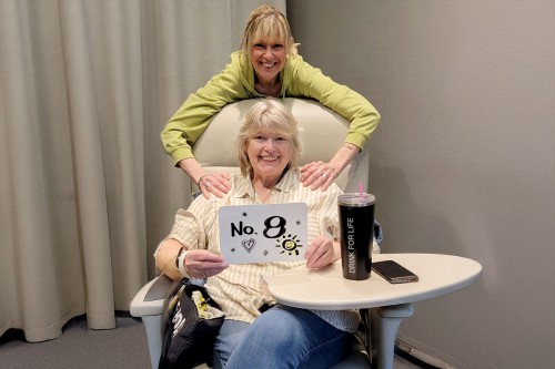 Maureen Sideris is seen smiling with her sister Marion. 