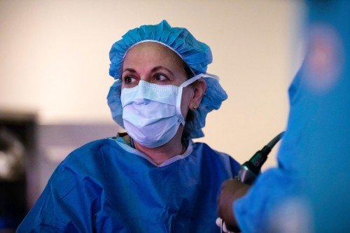 Neurosurgeon Viviane Tabar in the operation room.