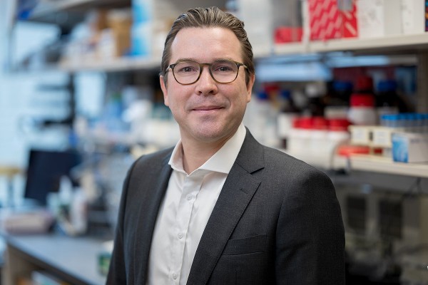 MSK radiation oncologist Paul Romesser