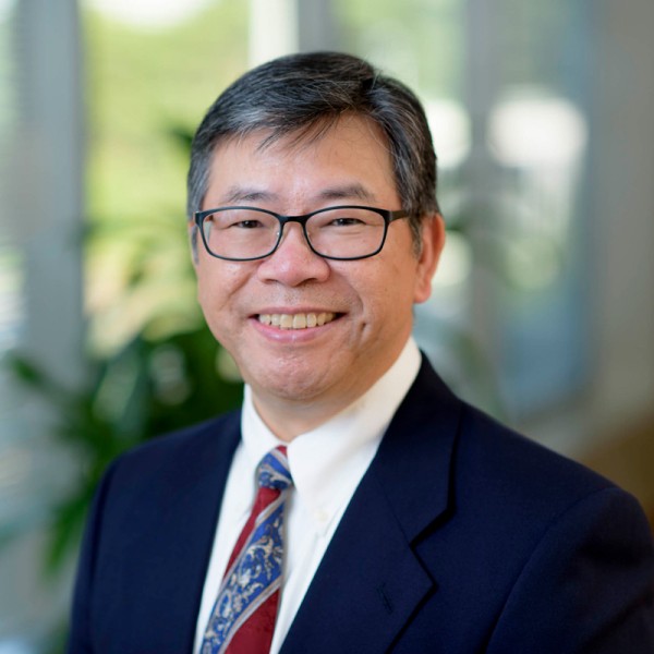 Jason Chen, cirujano dermatológico de MSK