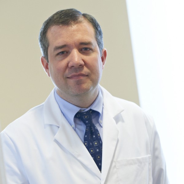 Gregory J. Riely, MD, PhD; vicepresidente de Ensayos Clínicos, Departamento de Medicina